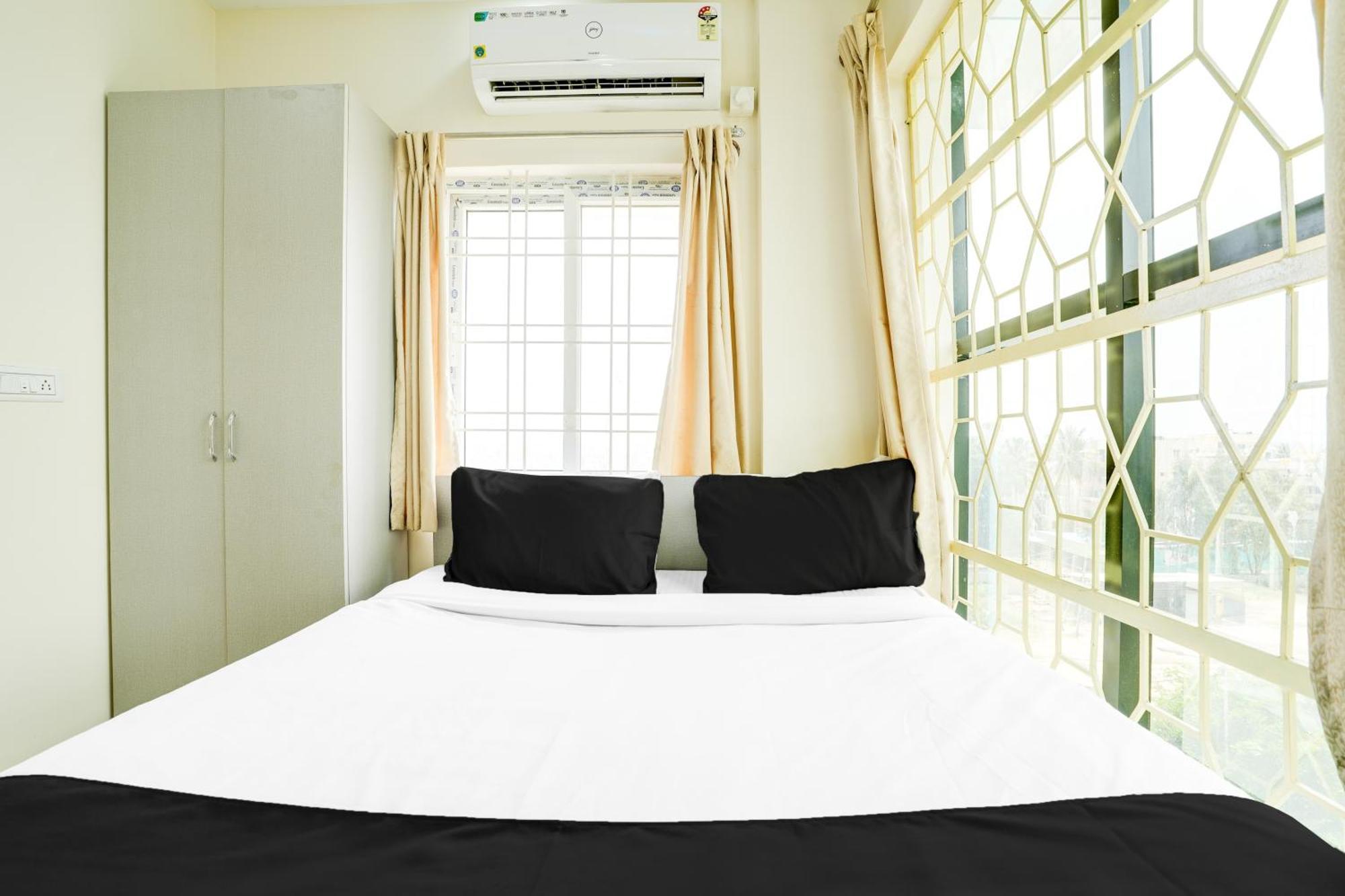 Super Hotel O Bangalore Near Reva Circle Formerly Cka Boarding Yelahanka Exteriör bild